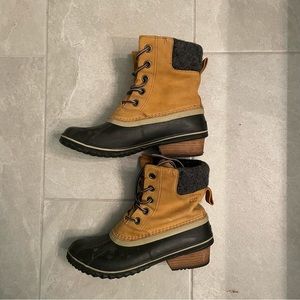 Sorel women’s size 9 Slimback II Lace Boot